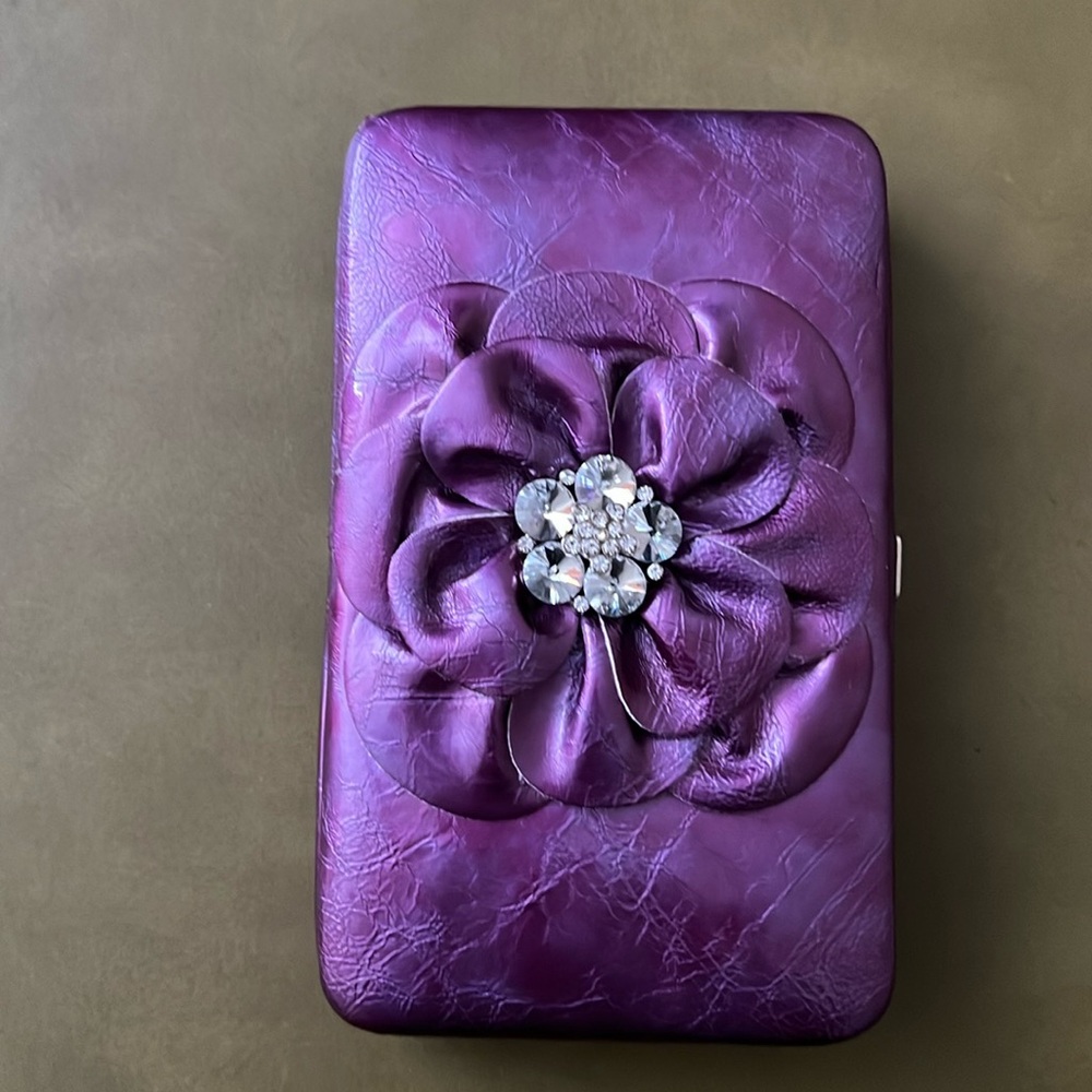 Women’s purple wallet